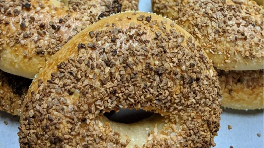 Garlic bagel