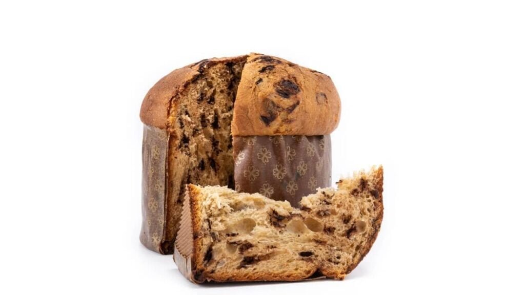 Panettone with chocolate chips on the inside