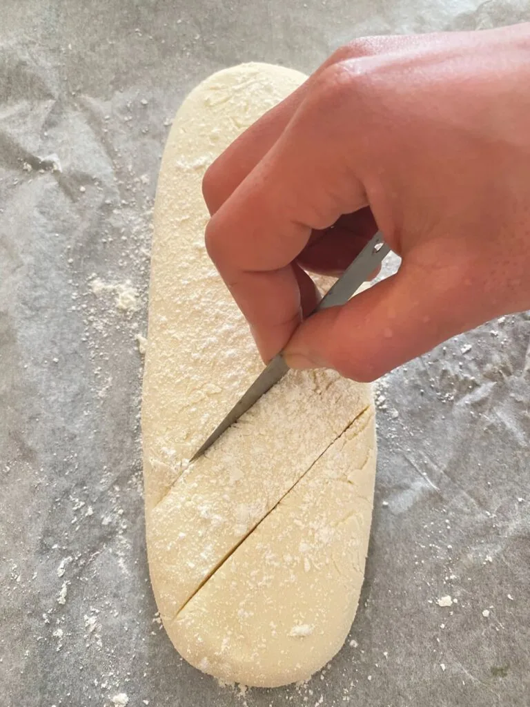 How to score the bread with a cutter