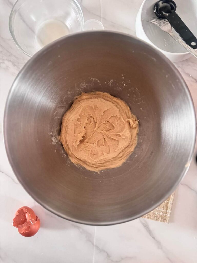 the right texture of the dough after kneading process.
